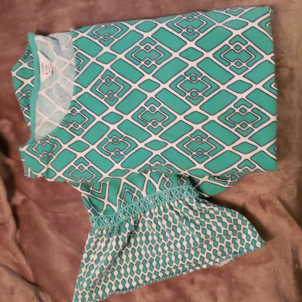 Green crown and ivy.  XXL.